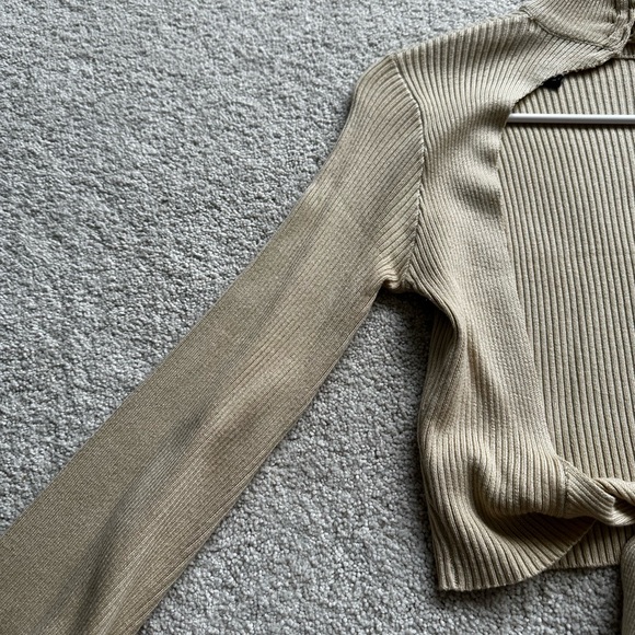 CREAM TURTLENECK - Picture 8 of 15